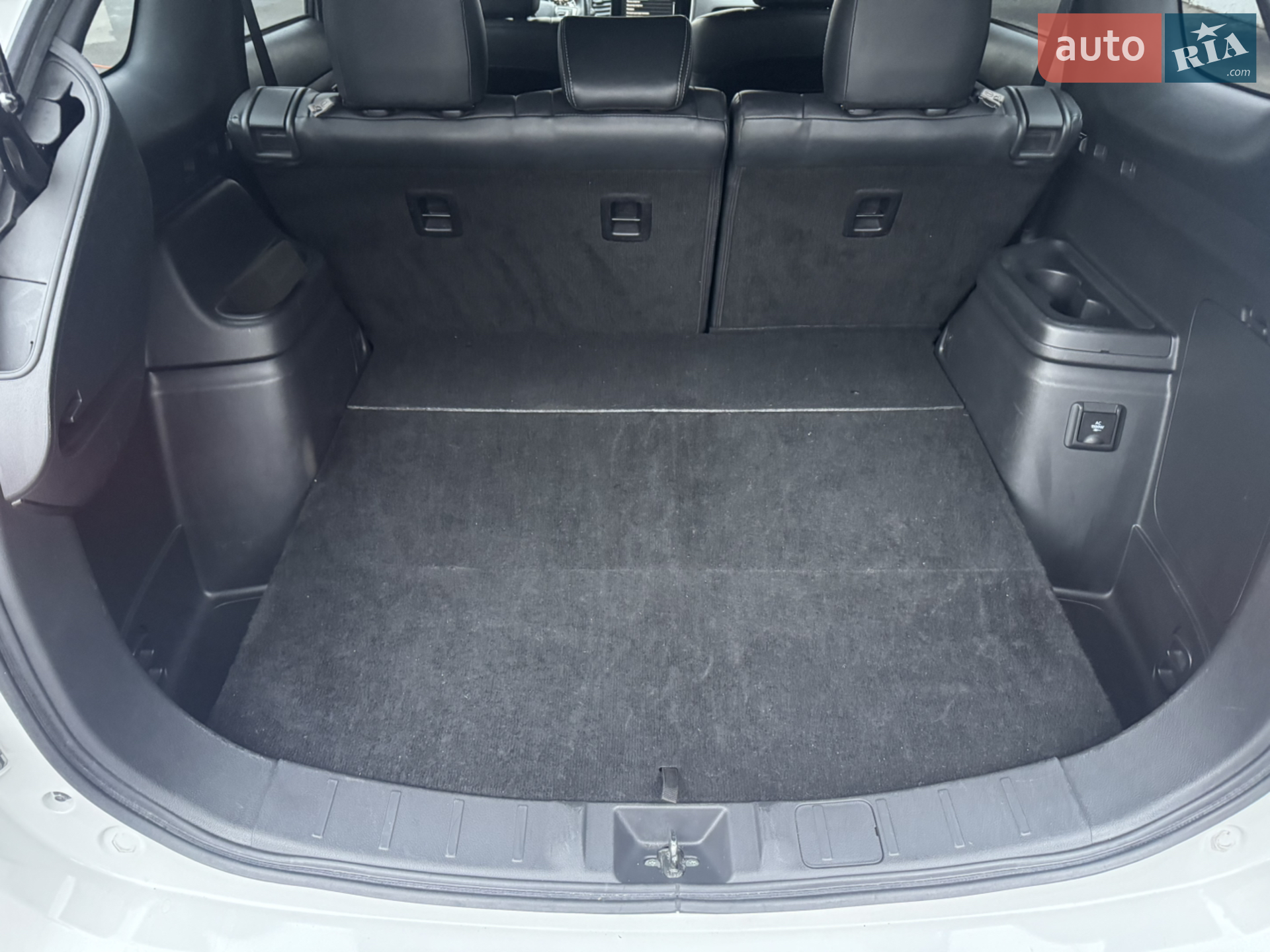 2022 Mitsubishi Outlander - мініатюра 28