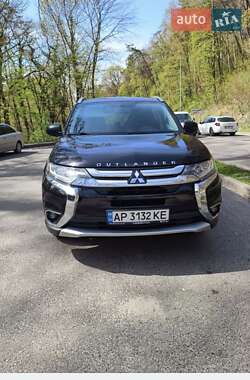 Внедорожник / Кроссовер Mitsubishi Outlander 2017 в Львове