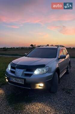 Внедорожник / Кроссовер Mitsubishi Outlander 2005 в Вижнице