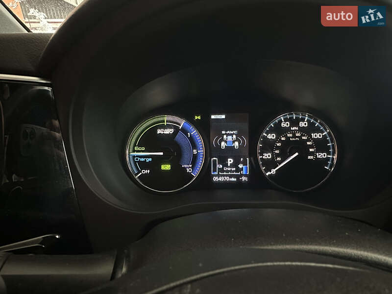 Внедорожник / Кроссовер Mitsubishi Outlander 2021 в Львове