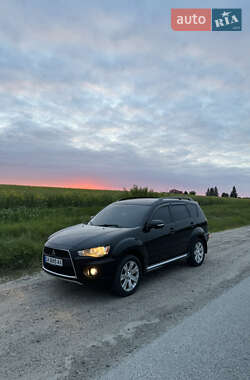 Внедорожник / Кроссовер Mitsubishi Outlander 2011 в Корсуне-Шевченковском
