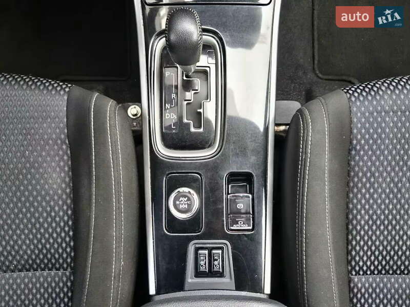Внедорожник / Кроссовер Mitsubishi Outlander 2017 в Киеве