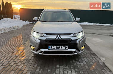 Внедорожник / Кроссовер Mitsubishi Outlander 2018 в Львове