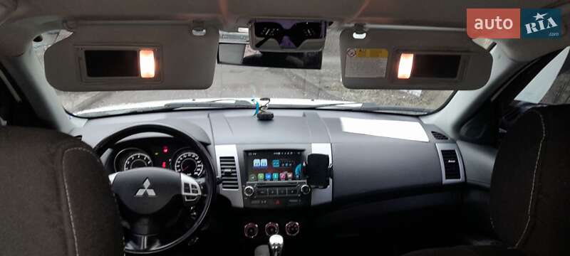 Внедорожник / Кроссовер Mitsubishi Outlander 2010 в Богуславе фото 7 Внедорожник / Кроссовер Mitsubishi Outlander 2010 в Богуславе
