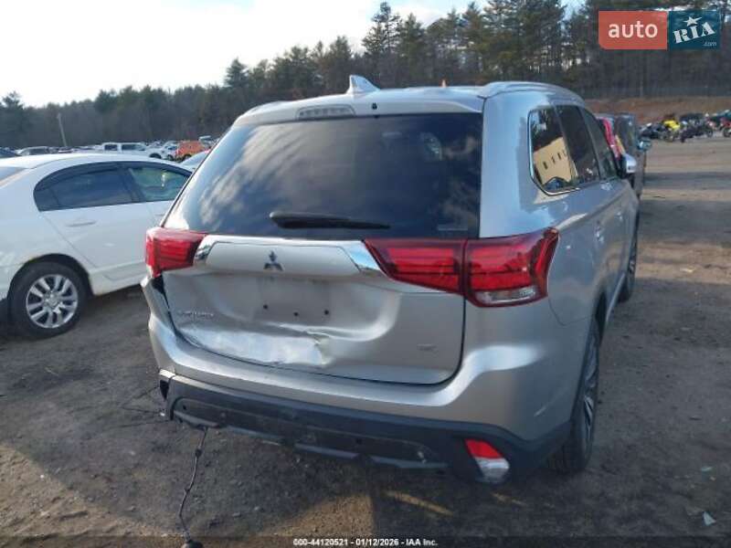 Внедорожник / Кроссовер Mitsubishi Outlander 2020 в Хмельницком