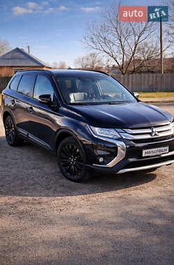 Внедорожник / Кроссовер Mitsubishi Outlander 2020 в Харькове