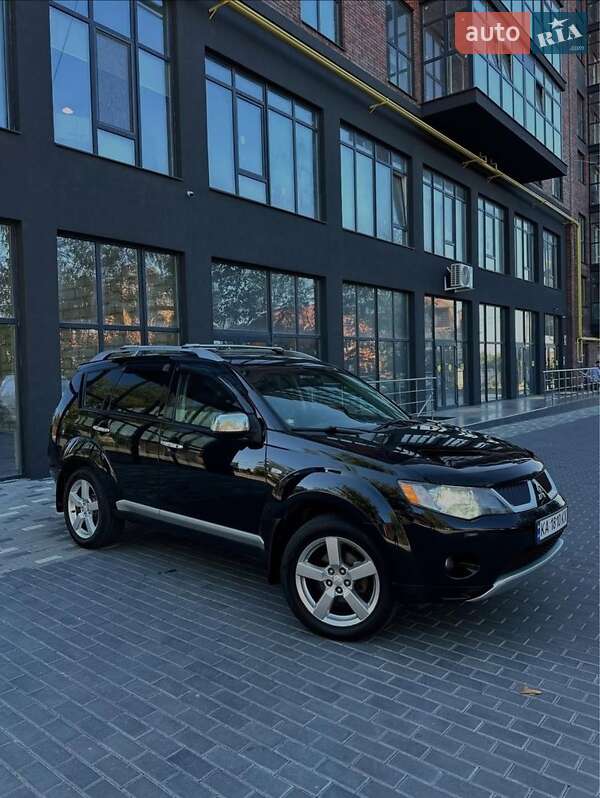 Внедорожник / Кроссовер Mitsubishi Outlander 2007 в Карловке
