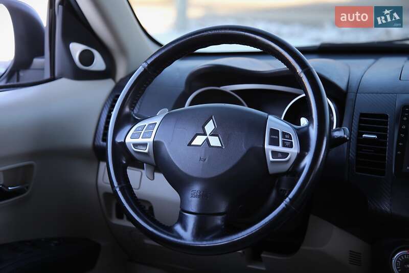 Позашляховик / Кросовер Mitsubishi Outlander 2008 в Харкові