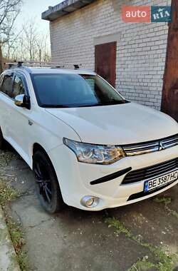 Внедорожник / Кроссовер Mitsubishi Outlander 2014 в Одессе