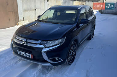 Внедорожник / Кроссовер Mitsubishi Outlander 2017 в Киеве