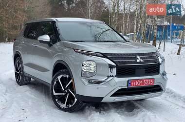 Внедорожник / Кроссовер Mitsubishi Outlander 2024 в Буче