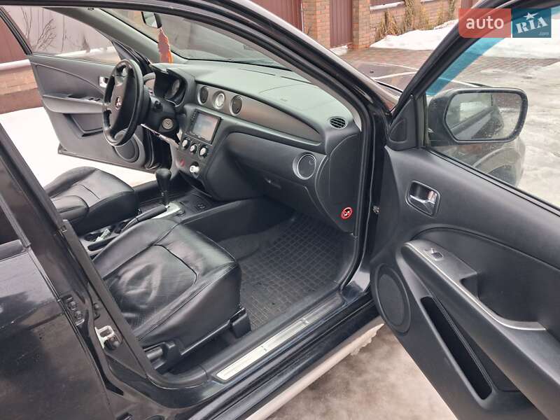 Внедорожник / Кроссовер Mitsubishi Outlander 2005 в Буче