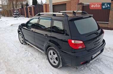Позашляховик / Кросовер Mitsubishi Outlander 2005 в Бучі