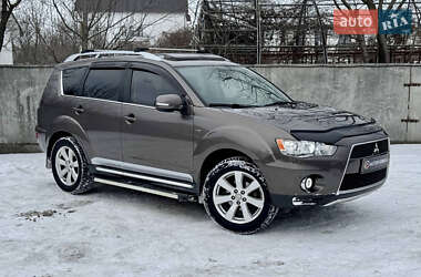 Внедорожник / Кроссовер Mitsubishi Outlander 2010 в Киеве
