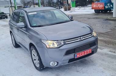 Позашляховик / Кросовер Mitsubishi Outlander 2013 в Долині