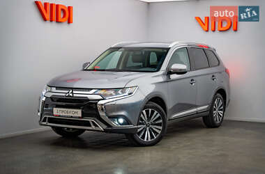 Позашляховик / Кросовер Mitsubishi Outlander 2022 в Києві