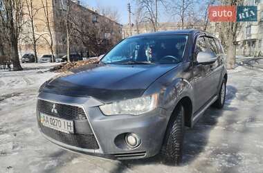 Внедорожник / Кроссовер Mitsubishi Outlander 2010 в Киеве