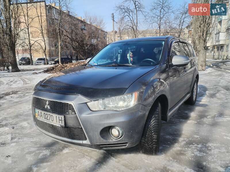 Внедорожник / Кроссовер Mitsubishi Outlander 2010 в Киеве