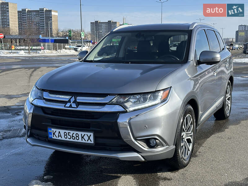 Внедорожник / Кроссовер Mitsubishi Outlander 2018 в Киеве