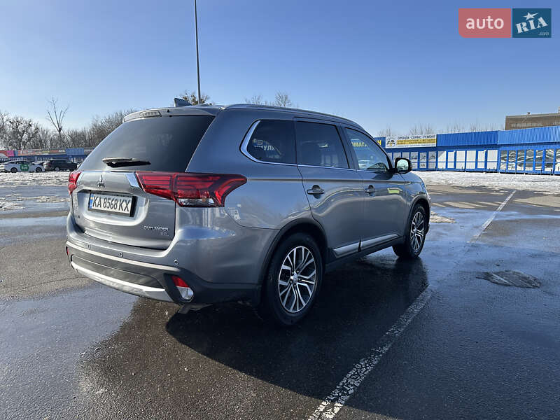 Внедорожник / Кроссовер Mitsubishi Outlander 2018 в Киеве