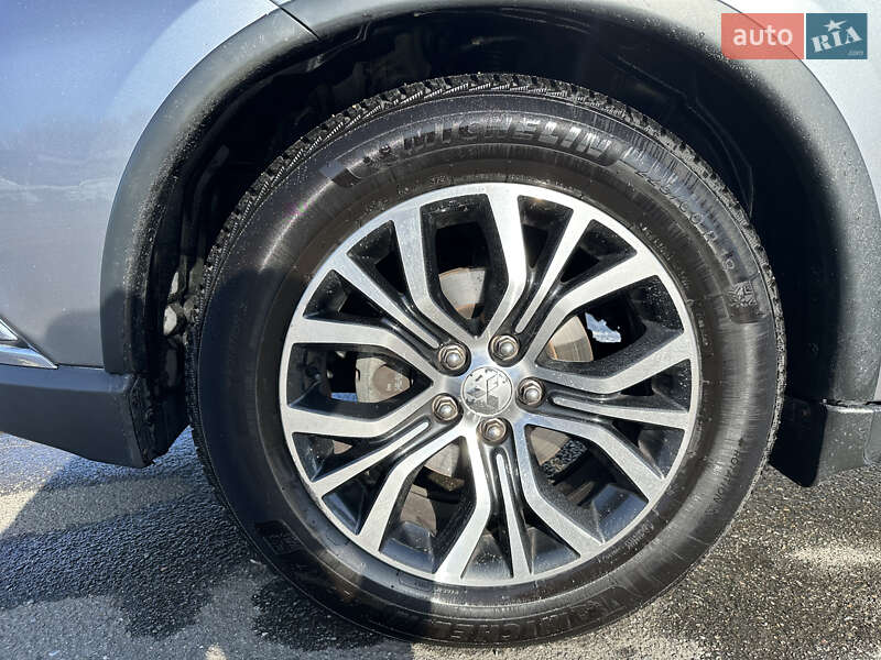 Внедорожник / Кроссовер Mitsubishi Outlander 2018 в Киеве