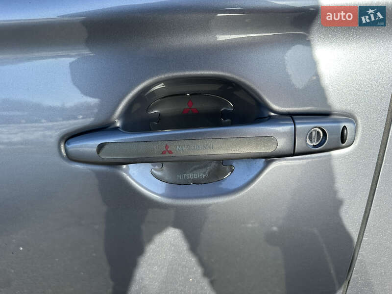 Внедорожник / Кроссовер Mitsubishi Outlander 2018 в Киеве