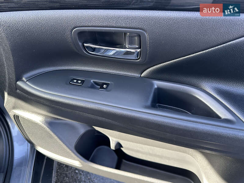 Внедорожник / Кроссовер Mitsubishi Outlander 2018 в Киеве