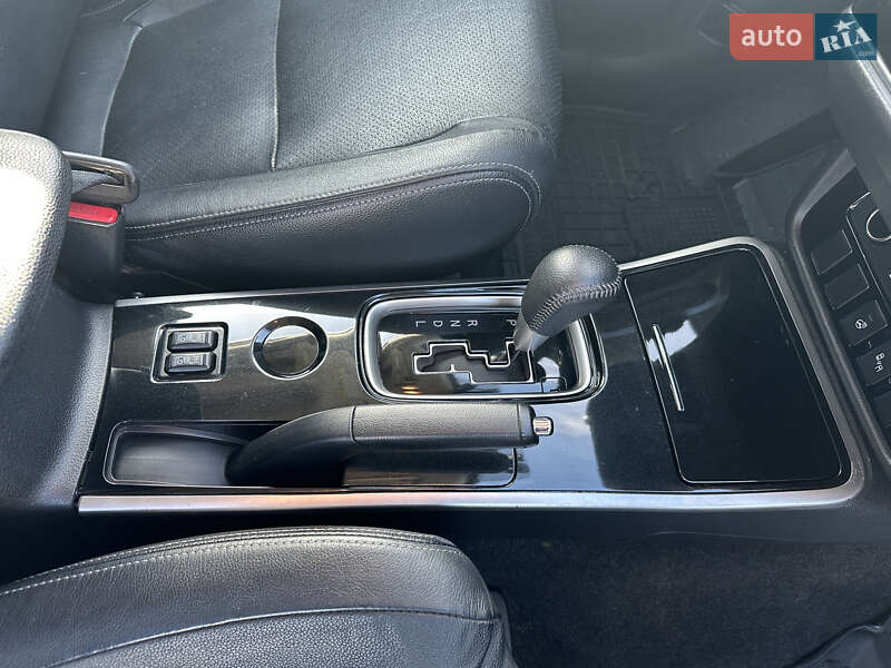 Внедорожник / Кроссовер Mitsubishi Outlander 2018 в Киеве