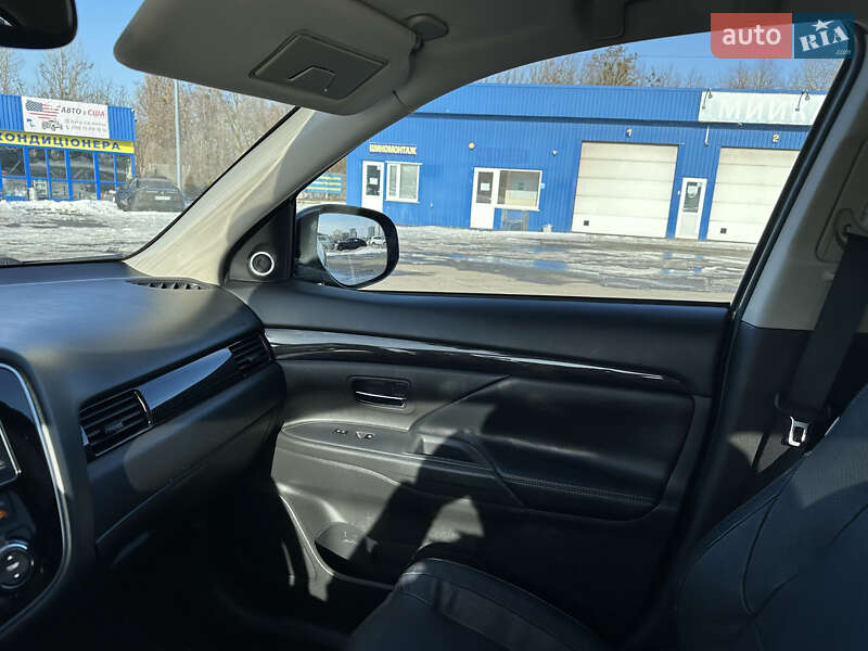 Внедорожник / Кроссовер Mitsubishi Outlander 2018 в Киеве