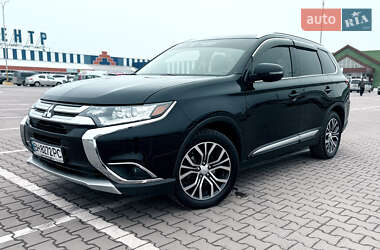 Внедорожник / Кроссовер Mitsubishi Outlander 2017 в Черновцах