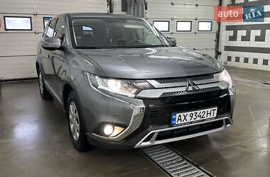 Позашляховик / Кросовер Mitsubishi Outlander 2019 в Харкові