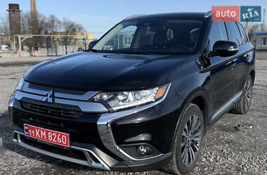Позашляховик / Кросовер Mitsubishi Outlander 2019 в Дніпрі