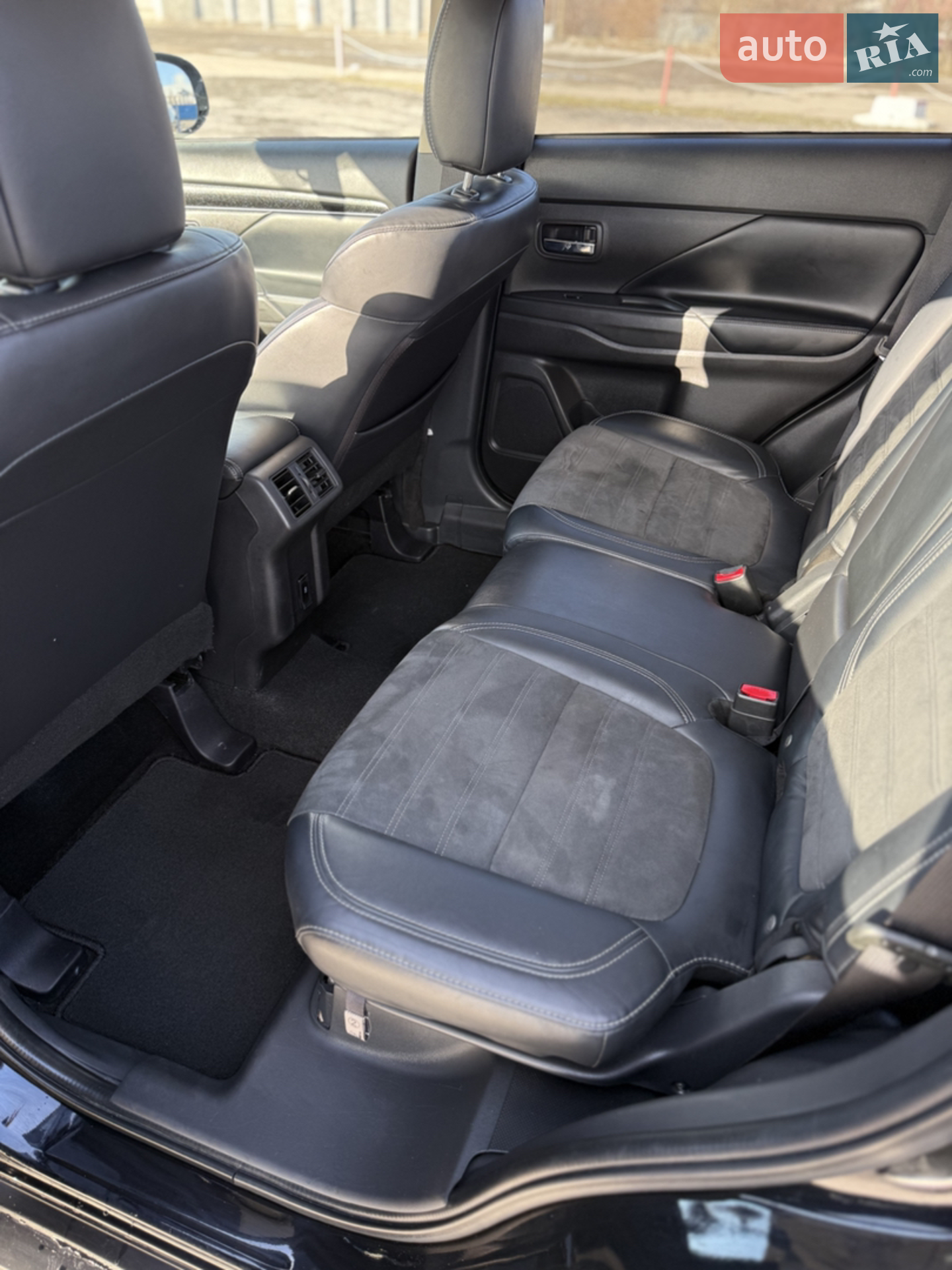 2019 Mitsubishi Outlander - мініатюра 9