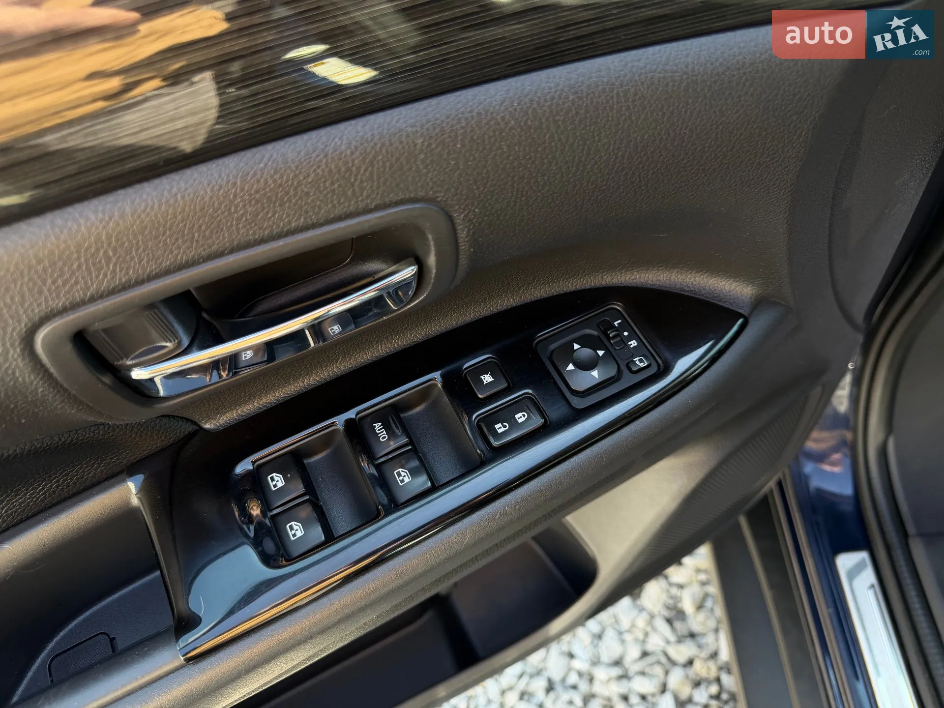 2016 Mitsubishi Outlander - мініатюра 26