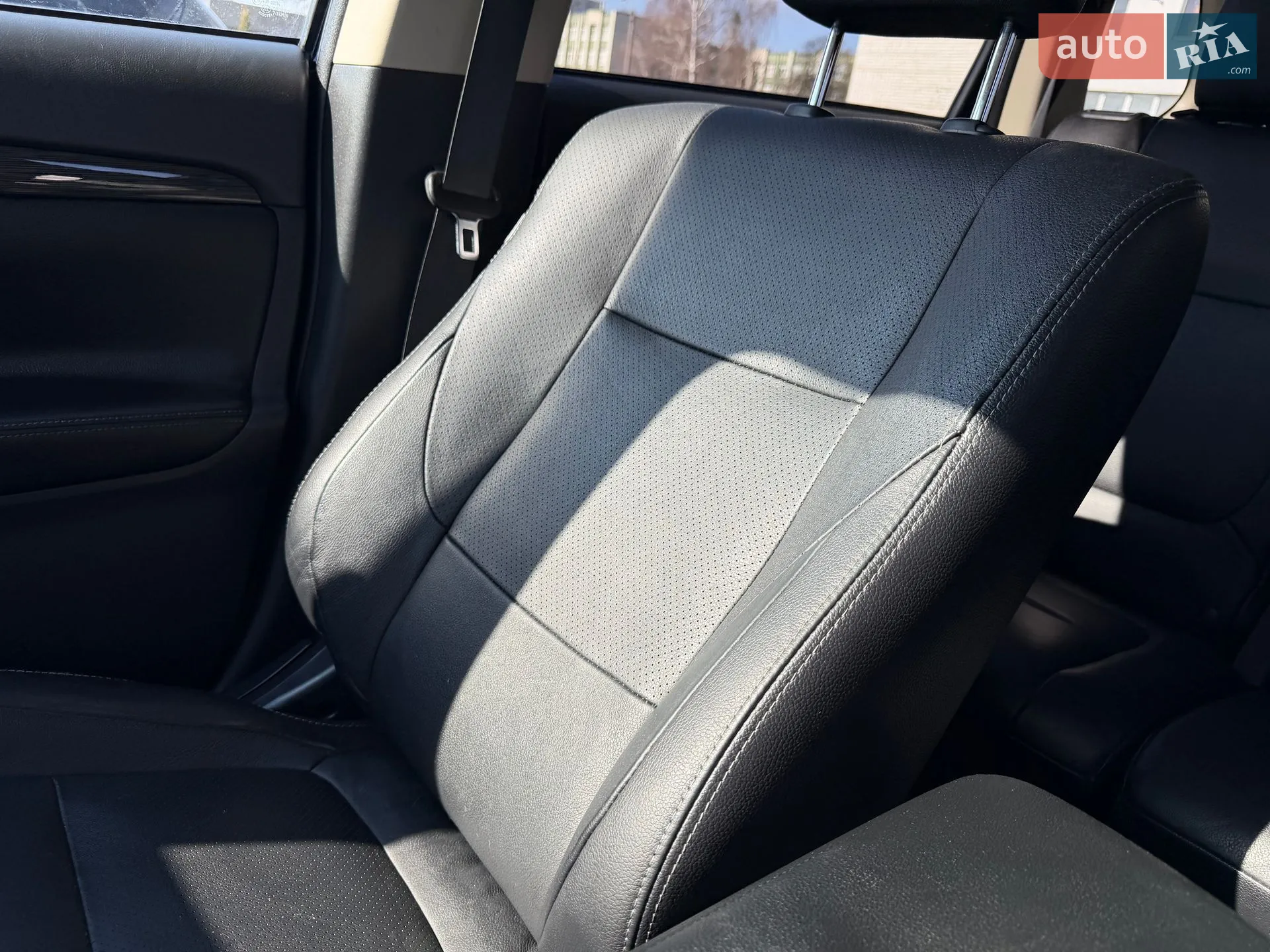 2016 Mitsubishi Outlander - мініатюра 29