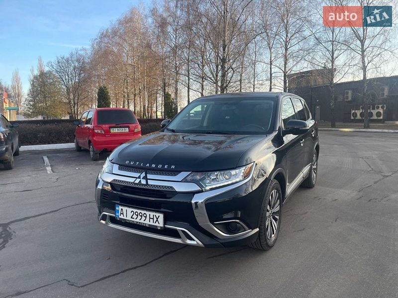 Внедорожник / Кроссовер Mitsubishi Outlander 2019 в Львове