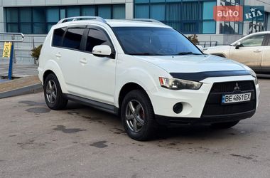 Внедорожник / Кроссовер Mitsubishi Outlander 2010 в Киеве