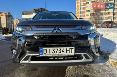 Внедорожник / Кроссовер Mitsubishi Outlander 2017 в Львове