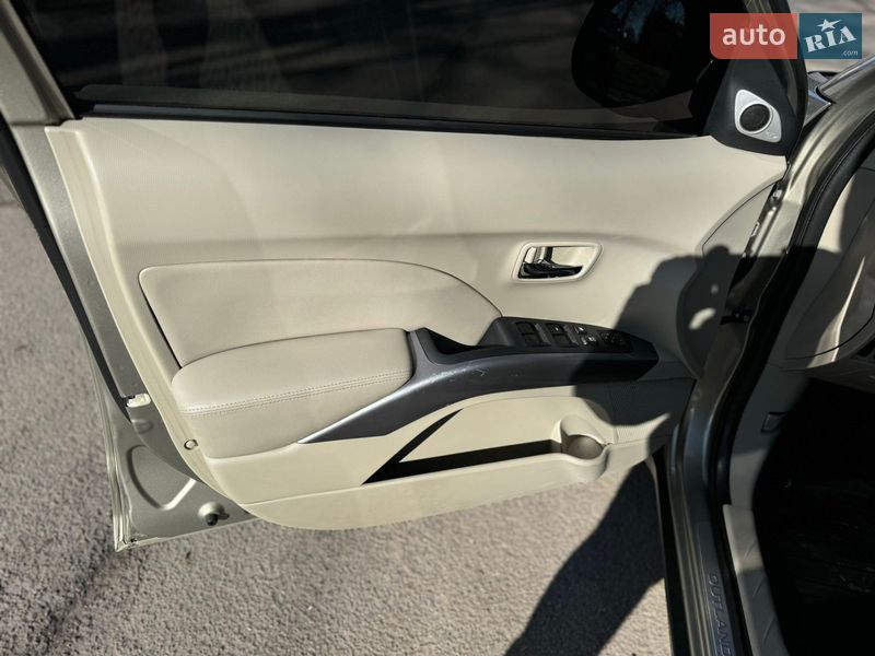 Внедорожник / Кроссовер Mitsubishi Outlander 2007 в Днепре
