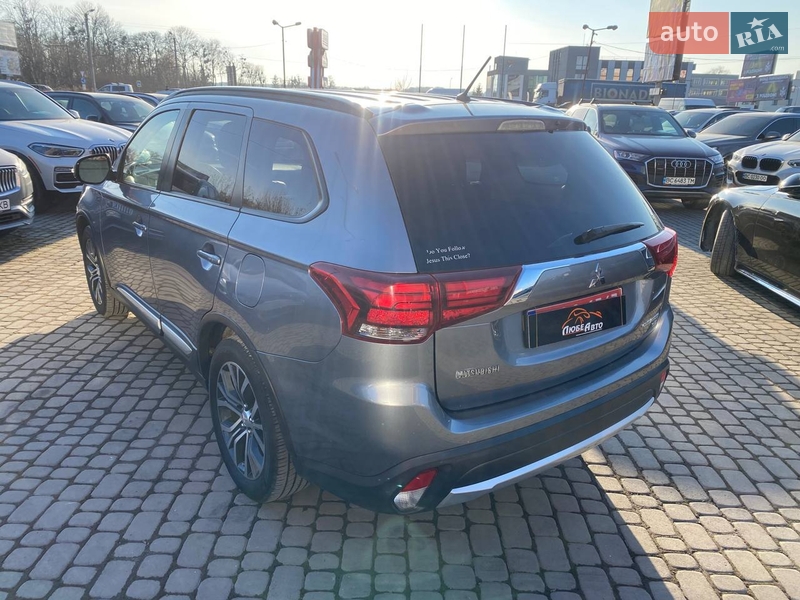 Внедорожник / Кроссовер Mitsubishi Outlander 2016 в Львове