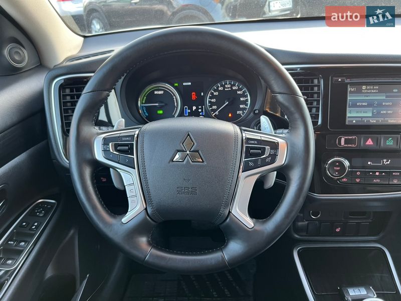 Внедорожник / Кроссовер Mitsubishi Outlander 2016 в Коломые