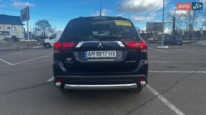 Внедорожник / Кроссовер Mitsubishi Outlander 2016 в Житомире