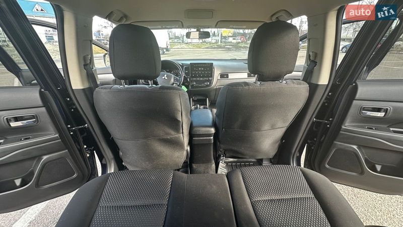 Внедорожник / Кроссовер Mitsubishi Outlander 2016 в Житомире