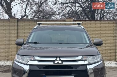 Позашляховик / Кросовер Mitsubishi Outlander 2015 в Харкові
