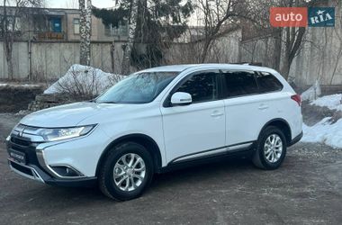 Внедорожник / Кроссовер Mitsubishi Outlander 2019 в Тернополе