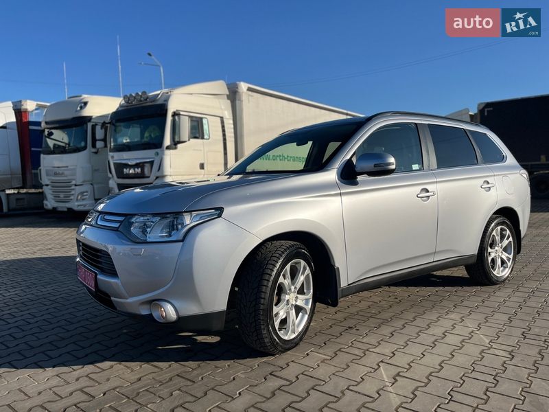 Внедорожник / Кроссовер Mitsubishi Outlander 2013 в Луцке