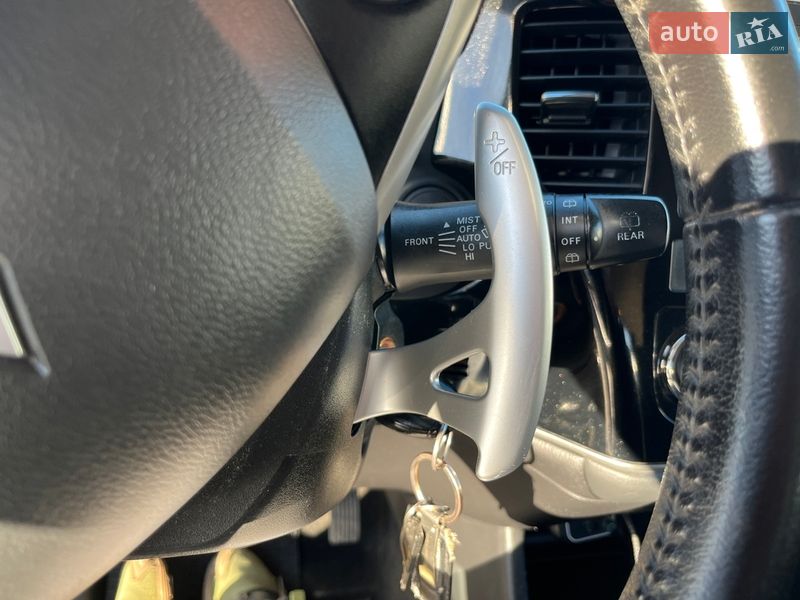 Внедорожник / Кроссовер Mitsubishi Outlander 2013 в Луцке