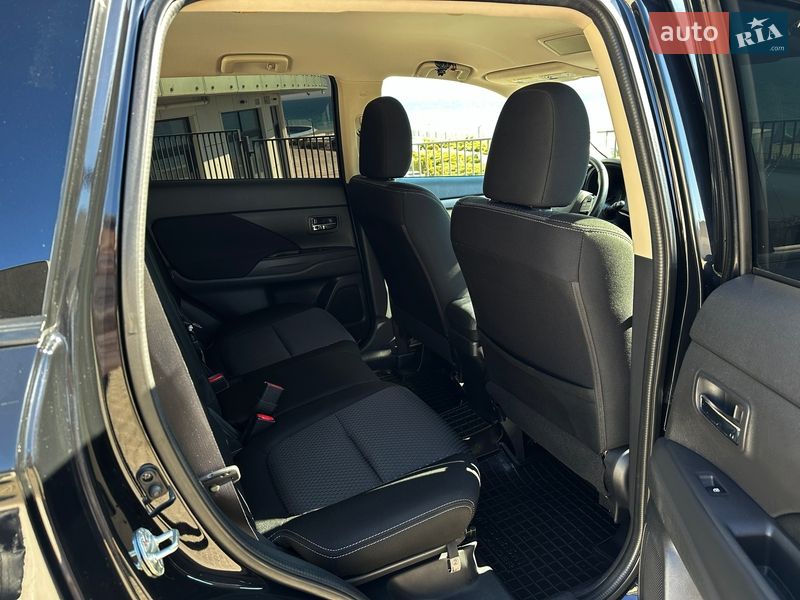 Внедорожник / Кроссовер Mitsubishi Outlander 2018 в Одессе