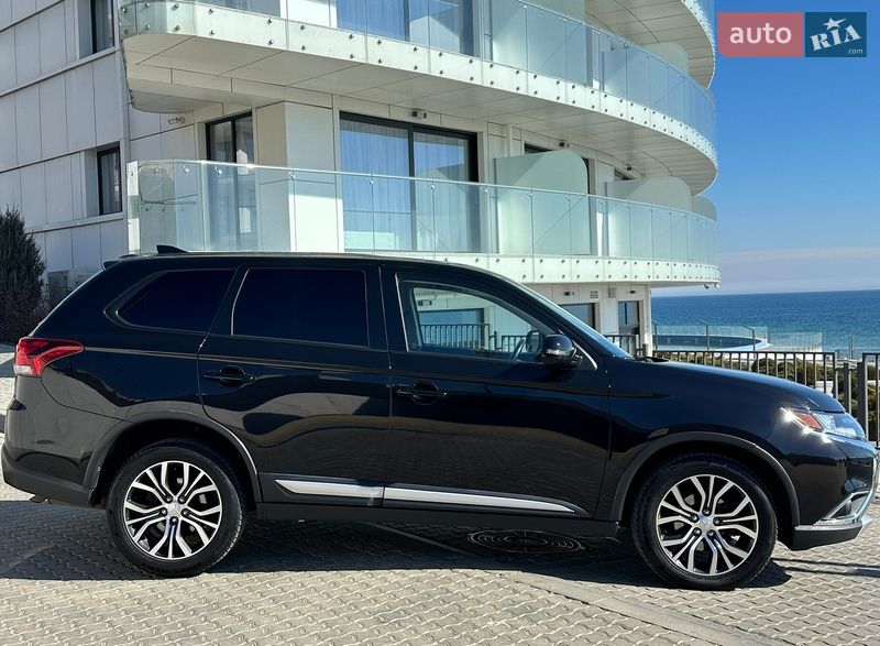 Внедорожник / Кроссовер Mitsubishi Outlander 2018 в Одессе
