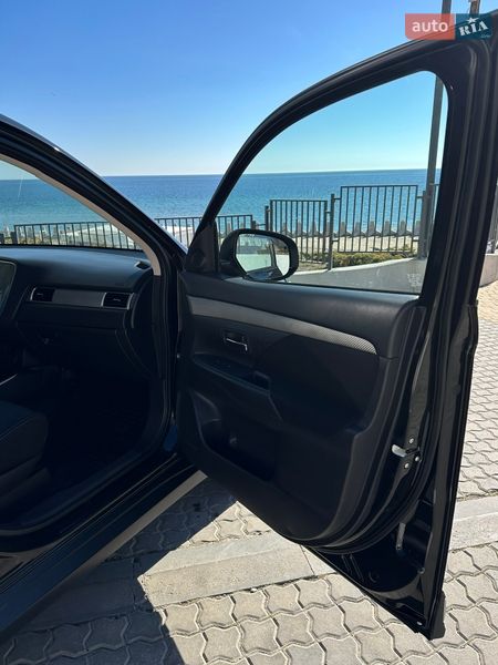 Внедорожник / Кроссовер Mitsubishi Outlander 2018 в Одессе